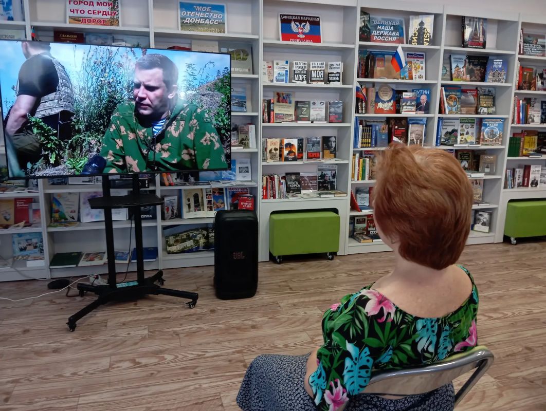 Шесть лет назад, в последний день августа 2018 года, в центре Донецка погиб глава ДНР Александр Захарченко Шесть лет назад, в последний день августа 2018 года, в центре Донецка погиб глава ДНР Александр Захарченко