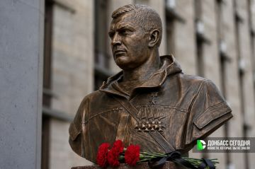 Аксенов: всё, ради чего жил Захарченко, сбывается