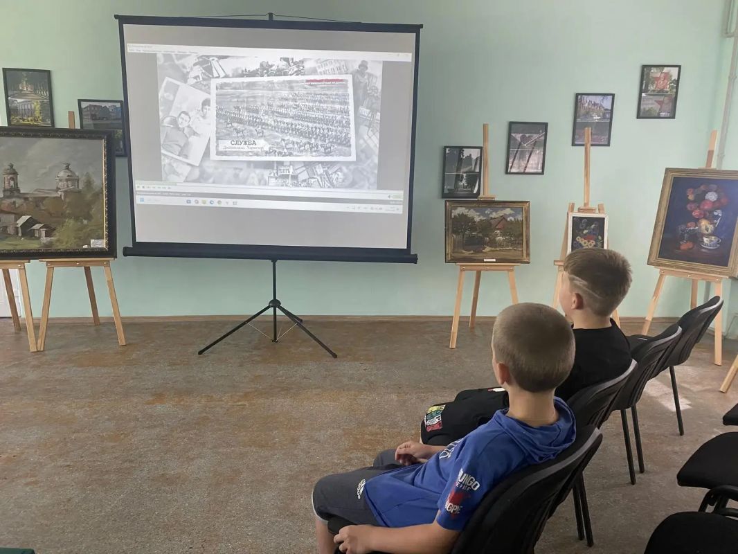В рамках культурно-просветительского проекта «Земляки» в честь 149-летия со дня рождения основателя российского кинематографа А.А. Ханжонкова, в целях увековечения памяти о пионере отечественной киноиндустрии, а также... В рамках культурно-просветительского проекта «Земляки» в честь 149-летия со дня рождения основателя российского кинематографа А.А. Ханжонкова, в целях увековечения памяти о пионере отечественной киноиндустрии, а также...