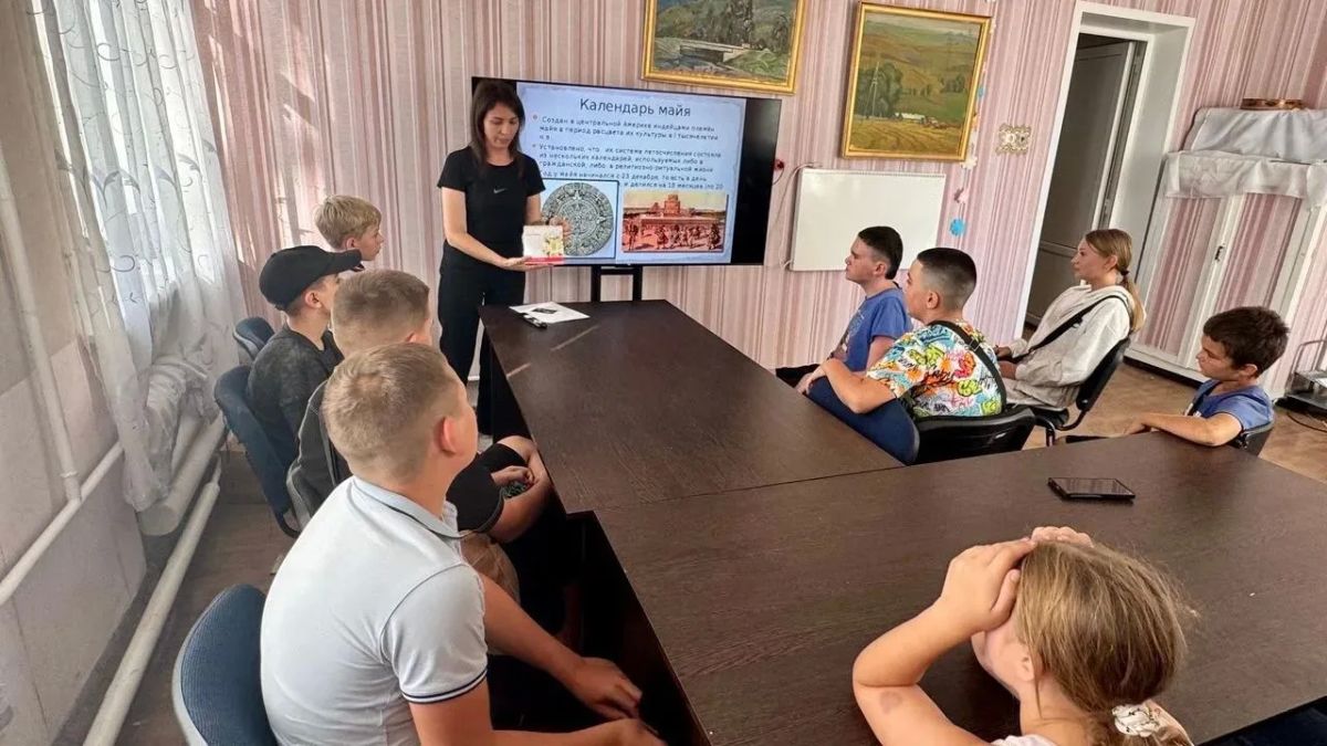 Путешествие во времени: в Новозарьевке изучили историю летоисчисления Путешествие во времени: в Новозарьевке изучили историю летоисчисления