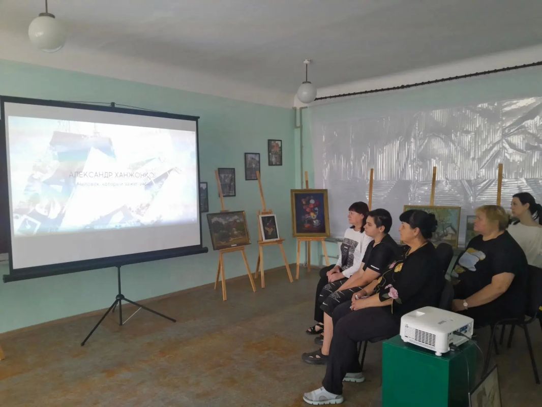 В рамках культурно-просветительского проекта «Земляки» в честь 149-летия со дня рождения основателя российского кинематографа А.А. Ханжонкова, в целях увековечения памяти о пионере отечественной киноиндустрии, а также... В рамках культурно-просветительского проекта «Земляки» в честь 149-летия со дня рождения основателя российского кинематографа А.А. Ханжонкова, в целях увековечения памяти о пионере отечественной киноиндустрии, а также...