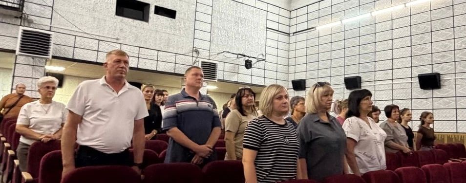 Сергей Юзвинкевич: Принял участие в мероприятии, посвящённом памяти Александра Владимировича Захарченко, которое состоялось в Володарском Доме культуры Сергей Юзвинкевич: Принял участие в мероприятии, посвящённом памяти Александра Владимировича Захарченко, которое состоялось в Володарском Доме культуры