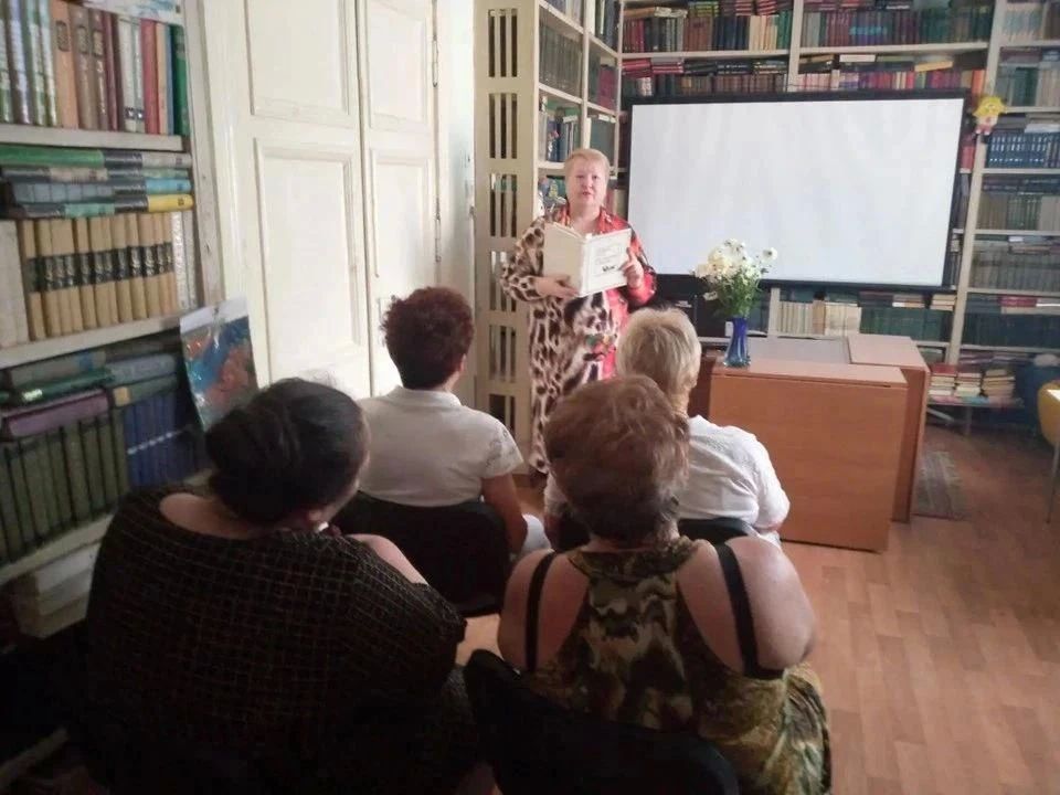 Путешествие в Россию глазами французского классика: в Мироновском ДК прошла встреча женского клуба «НАТАЛИ»