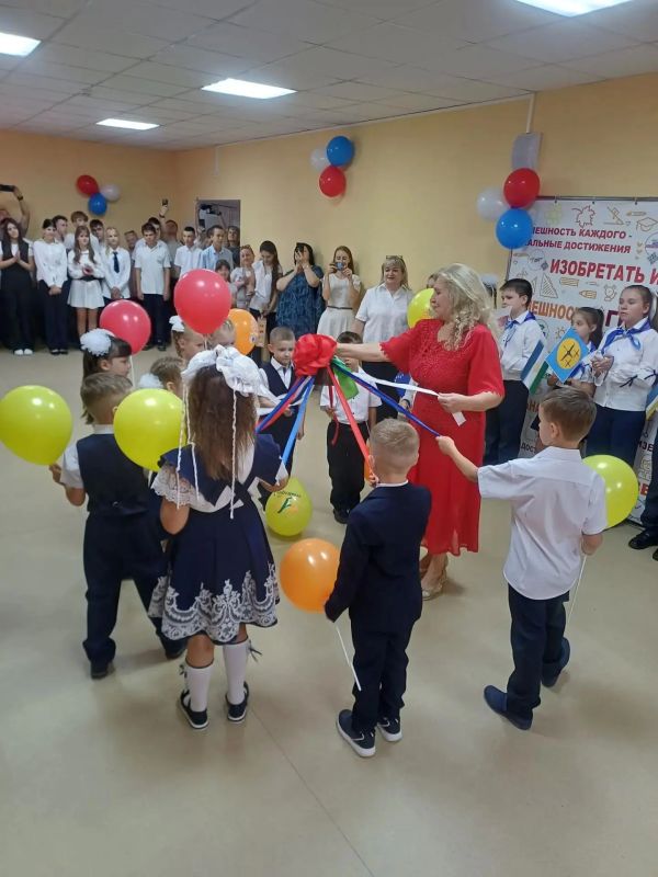 Сегодня в школах Ясиноватского муниципального округа прозвенел первый звонок Сегодня в школах Ясиноватского муниципального округа прозвенел первый звонок