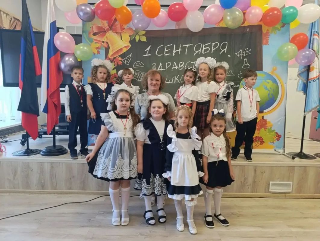 С Днем знаний! В школах Мангушского муниципального округа дан старт новому учебному году С Днем знаний! В школах Мангушского муниципального округа дан старт новому учебному году