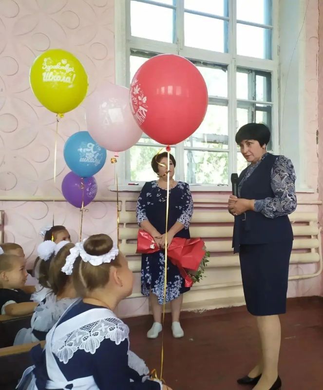 День знаний — это начало большого пути, время новых знакомств и удивительных открытий! День знаний — это начало большого пути, время новых знакомств и удивительных открытий!