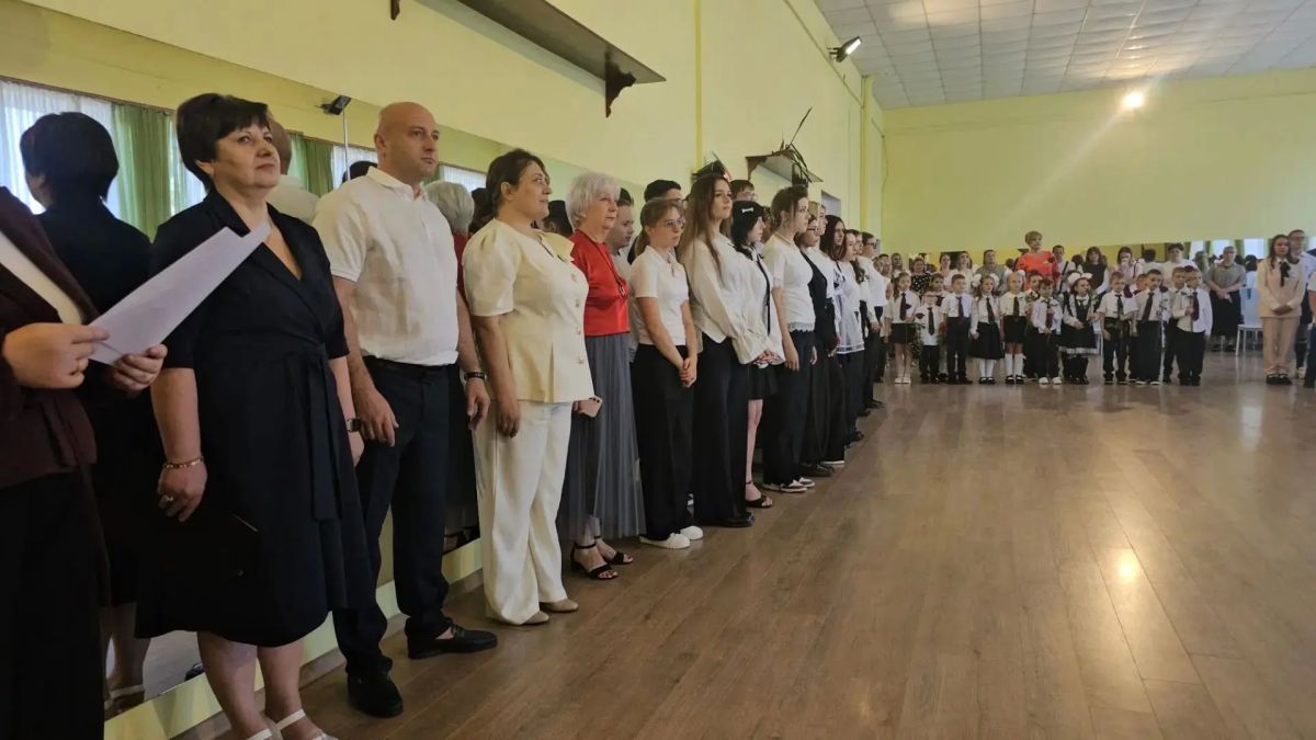 Сегодня в школах Ясиноватского муниципального округа прозвенел первый звонок Сегодня в школах Ясиноватского муниципального округа прозвенел первый звонок