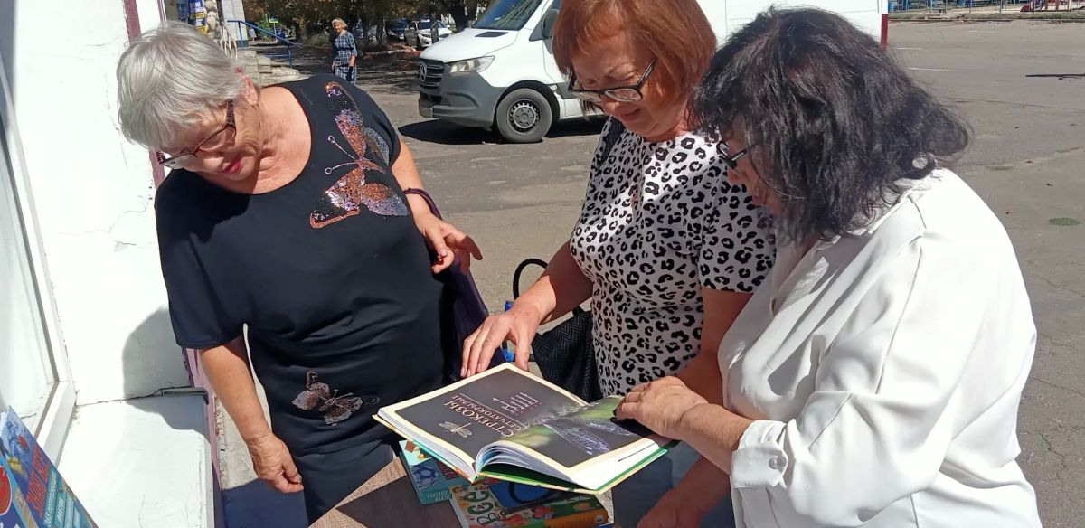 На днях в абонемент детской библиотеки–филиала поступили книжные новинки На днях в абонемент детской библиотеки–филиала поступили книжные новинки