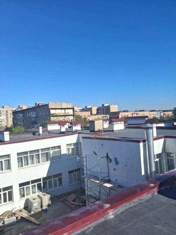 Специалисты Самарской области завершили работы по ремонту кровли детского сада в Снежном Специалисты Самарской области завершили работы по ремонту кровли детского сада в Снежном