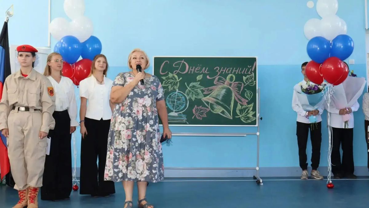 Сегодня, 1 сентября, в учебных заведениях Кировского внутригородского района, состоялся праздник Первого звонка для юных жителей Республики Сегодня, 1 сентября, в учебных заведениях Кировского внутригородского района, состоялся праздник Первого звонка для юных жителей Республики