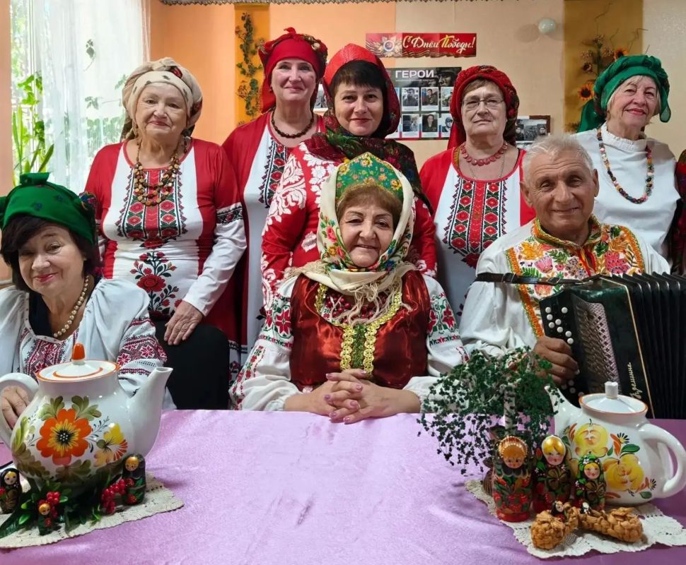Музыкальная гостиная «Лейся, песня народная!»: сохранение культурной преемственности Музыкальная гостиная «Лейся, песня народная!»: сохранение культурной преемственности