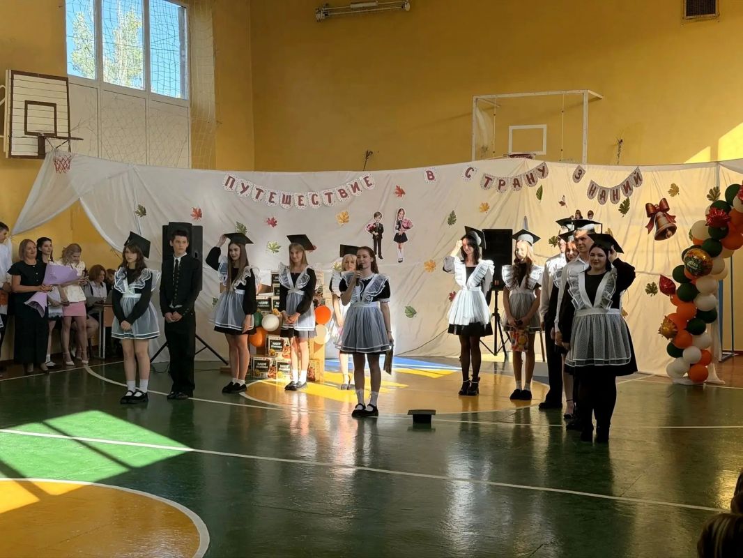 В школах Ждановки прозвенел Первый школьный звонок В школах Ждановки прозвенел Первый школьный звонок