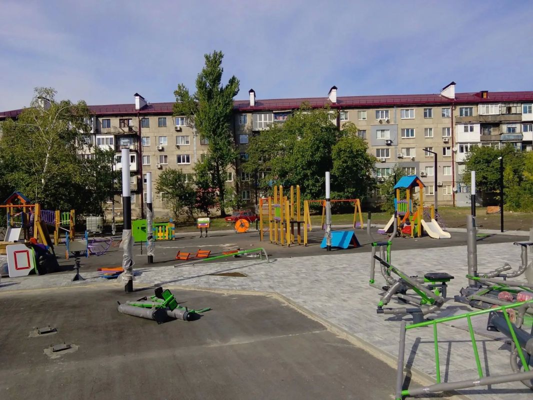 В Снежном преображаются общественные пространства В Снежном преображаются общественные пространства