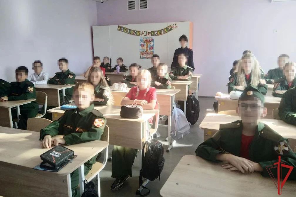 Росгвардейцы провели уроки мужества в подшефных кадетских классах ко Дню знаний Росгвардейцы провели уроки мужества в подшефных кадетских классах ко Дню знаний