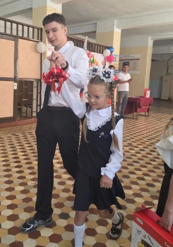 Сегодня в школах Ясиноватского муниципального округа прозвенел первый звонок Сегодня в школах Ясиноватского муниципального округа прозвенел первый звонок