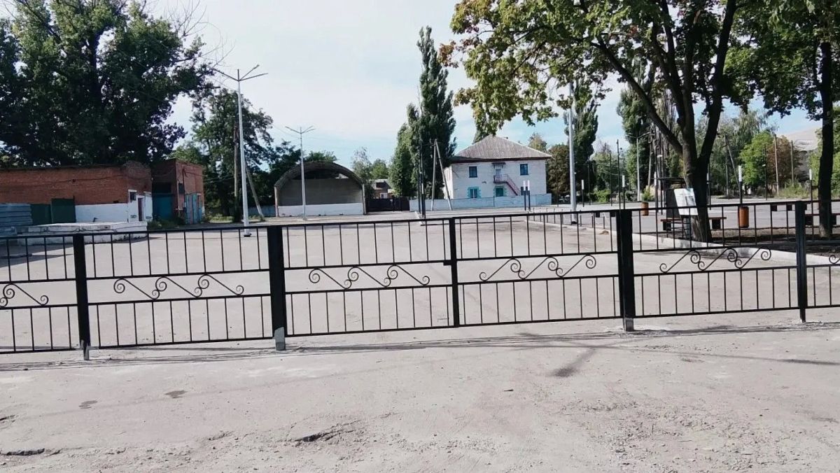 В Снежном преображаются общественные пространства В Снежном преображаются общественные пространства