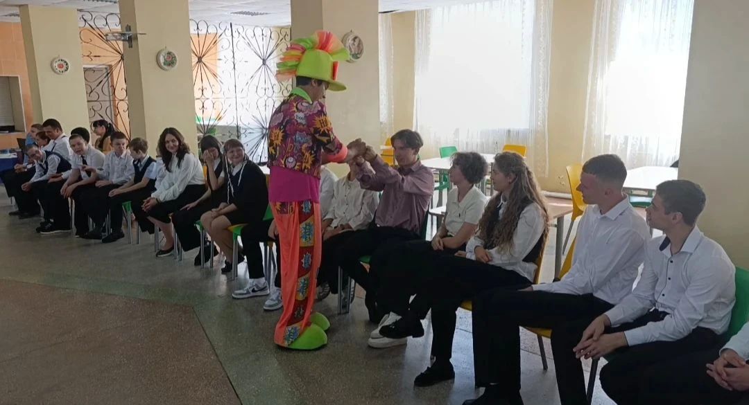 «ШКОЛА УЧИТ ВАС БЫТЬ ДОБРЫМИ И ЧЕСТНЫМИ, ДОРОЖИТЬ ДРУЖБОЙ И С УВАЖЕНИЕМ ОТНОСИТЬСЯ К ОКРУЖАЮЩИМ»: СЕРГЕЙ ПОЛХОВ ПОЗДРАВИЛ ВОСПИТАННИКОВ ПОДШЕФНОЙ ДОНЕЦКОЙ СПЕЦИАЛЬНОЙ ШКОЛЫ-ИНТЕРНАТА №19 С ПРАЗДНИКОМ ПЕРВОГО ЗВОНКА «ШКОЛА УЧИТ ВАС БЫТЬ ДОБРЫМИ И ЧЕСТНЫМИ, ДОРОЖИТЬ ДРУЖБОЙ И С УВАЖЕНИЕМ ОТНОСИТЬСЯ К ОКРУЖАЮЩИМ»: СЕРГЕЙ ПОЛХОВ ПОЗДРАВИЛ ВОСПИТАННИКОВ ПОДШЕФНОЙ ДОНЕЦКОЙ СПЕЦИАЛЬНОЙ ШКОЛЫ-ИНТЕРНАТА №19 С ПРАЗДНИКОМ ПЕРВОГО ЗВОНКА