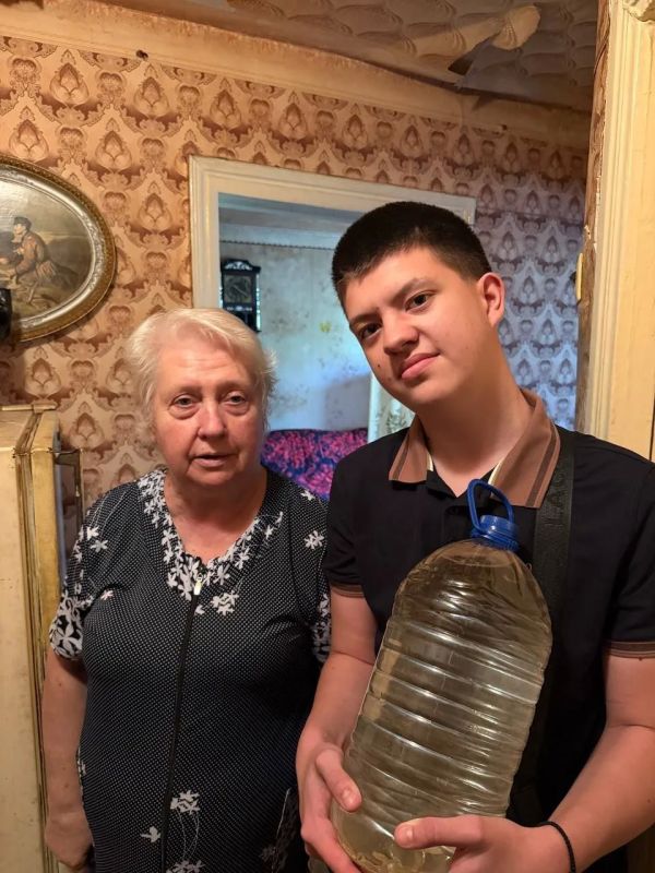 Молодёжь не оставит в беде Молодёжь не оставит в беде