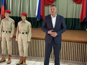 Александр Шатов: Поздравил обучающихся санаторной школы-интерната №15 с Днем знаний