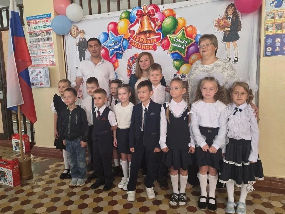 Сегодня в школах Ясиноватского муниципального округа прозвенел первый звонок Сегодня в школах Ясиноватского муниципального округа прозвенел первый звонок