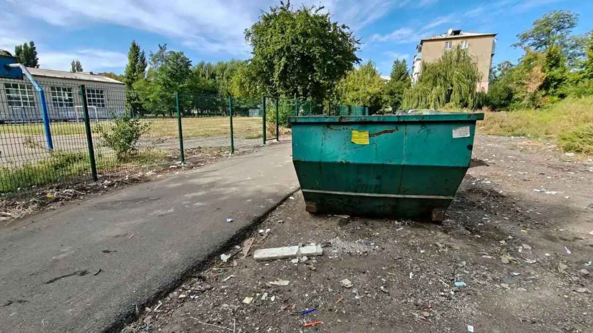 Сегодня, 1 сентября, с целью приведения территории в надлежащее санитарное состояние в Кировском внутригородском районе силами Макеевского филиала ГУП ДНР «Донснабкомплект» выполнены работы по вывозу накоплений мусора на... Сегодня, 1 сентября, с целью приведения территории в надлежащее санитарное состояние в Кировском внутригородском районе силами Макеевского филиала ГУП ДНР «Донснабкомплект» выполнены работы по вывозу накоплений мусора на...