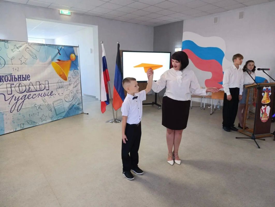 В школах Снежного прошла акция «Самолётик будущего» В школах Снежного прошла акция «Самолётик будущего»