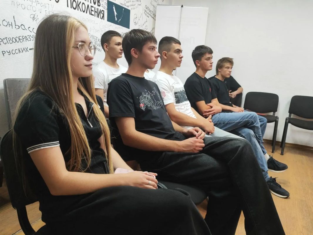 В Шахтерске провели Киноурок «Наш Захарченко В Шахтерске провели Киноурок «Наш Захарченко