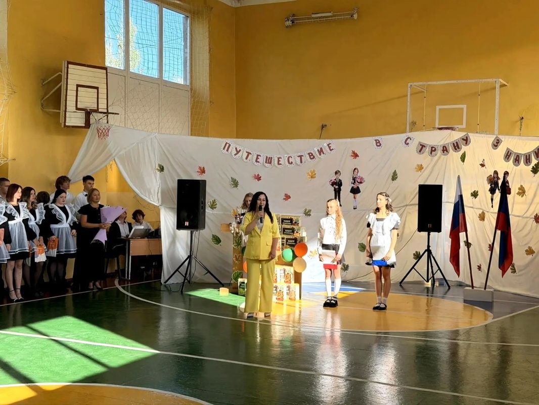 В школах Ждановки прозвенел Первый школьный звонок В школах Ждановки прозвенел Первый школьный звонок