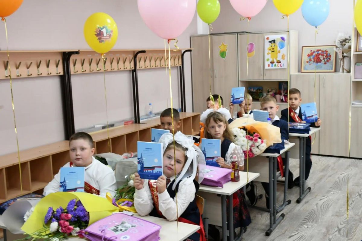 В Кировском прозвенел первый звонок В Кировском прозвенел первый звонок