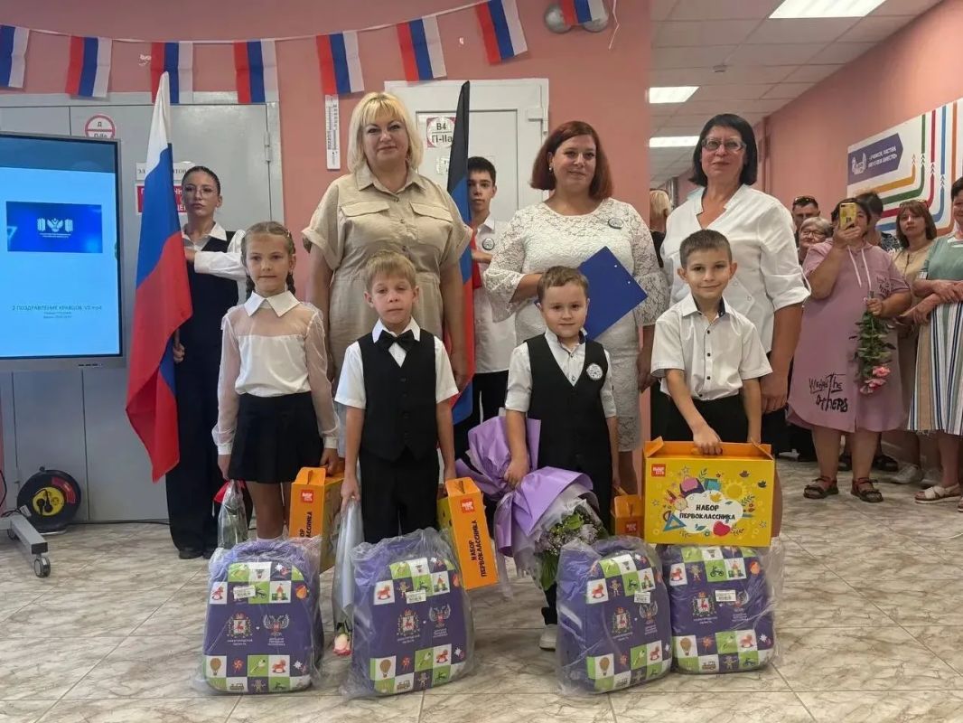 С Днем знаний! В школах Мангушского муниципального округа дан старт новому учебному году С Днем знаний! В школах Мангушского муниципального округа дан старт новому учебному году