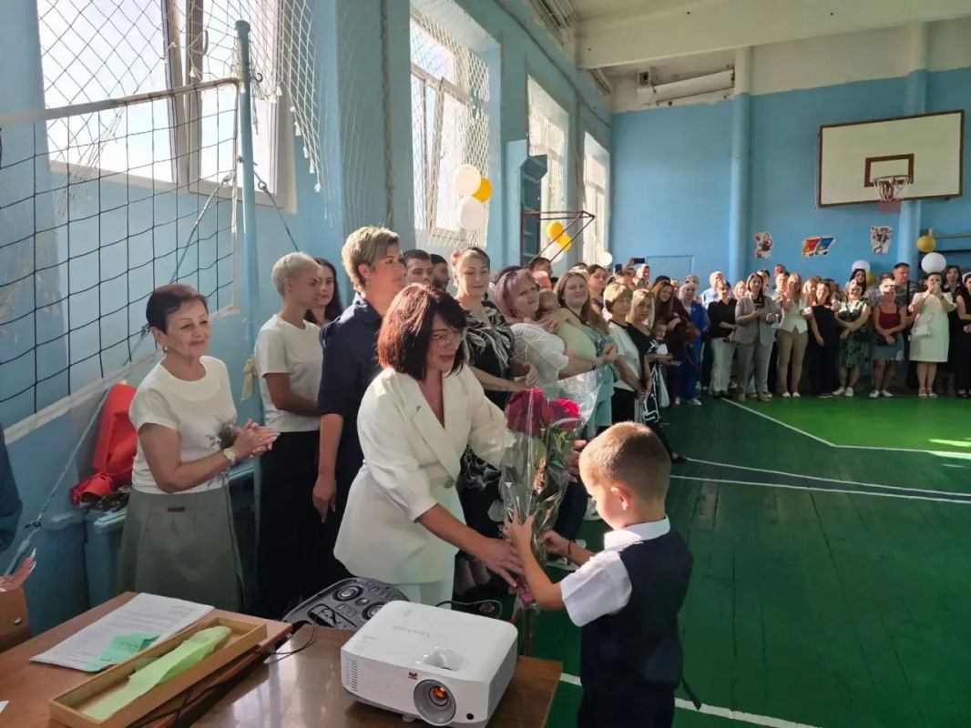 1 сентября — особенный день, с которого начинается путь к новым знаниям и большим открытиям! 1 сентября — особенный день, с которого начинается путь к новым знаниям и большим открытиям!