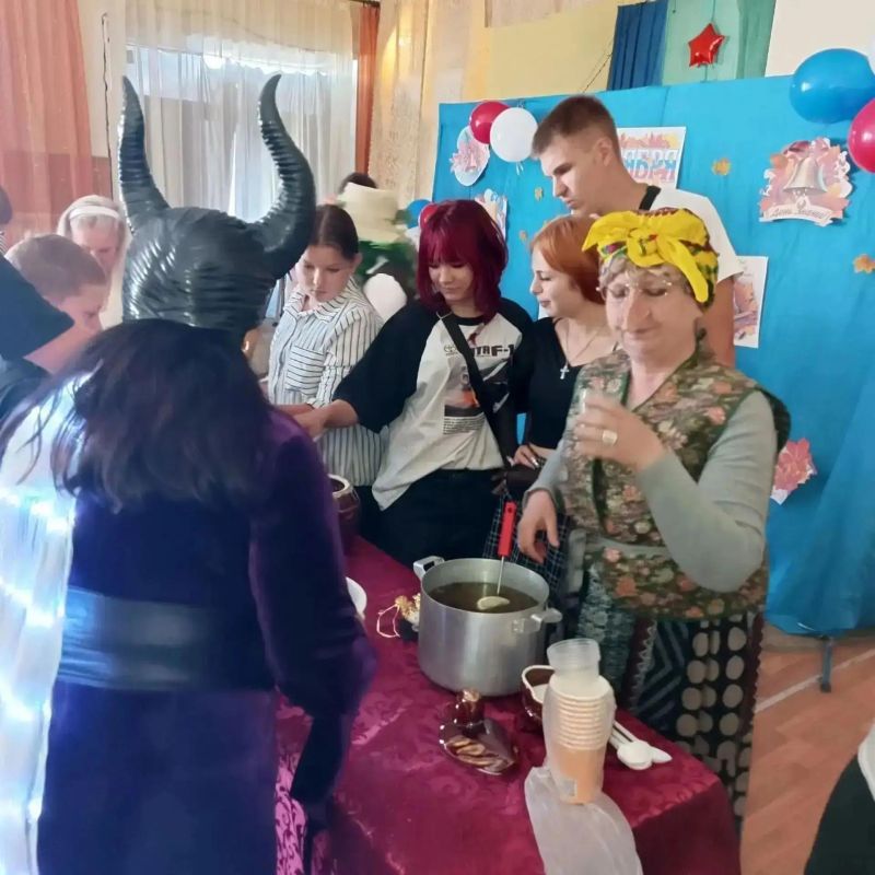 Сегодня Всенародный праздник - День знаний Сегодня Всенародный праздник - День знаний