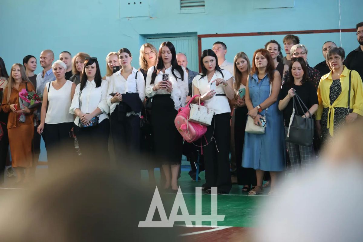 Сегодня школа снова становится домом Сегодня школа снова становится домом