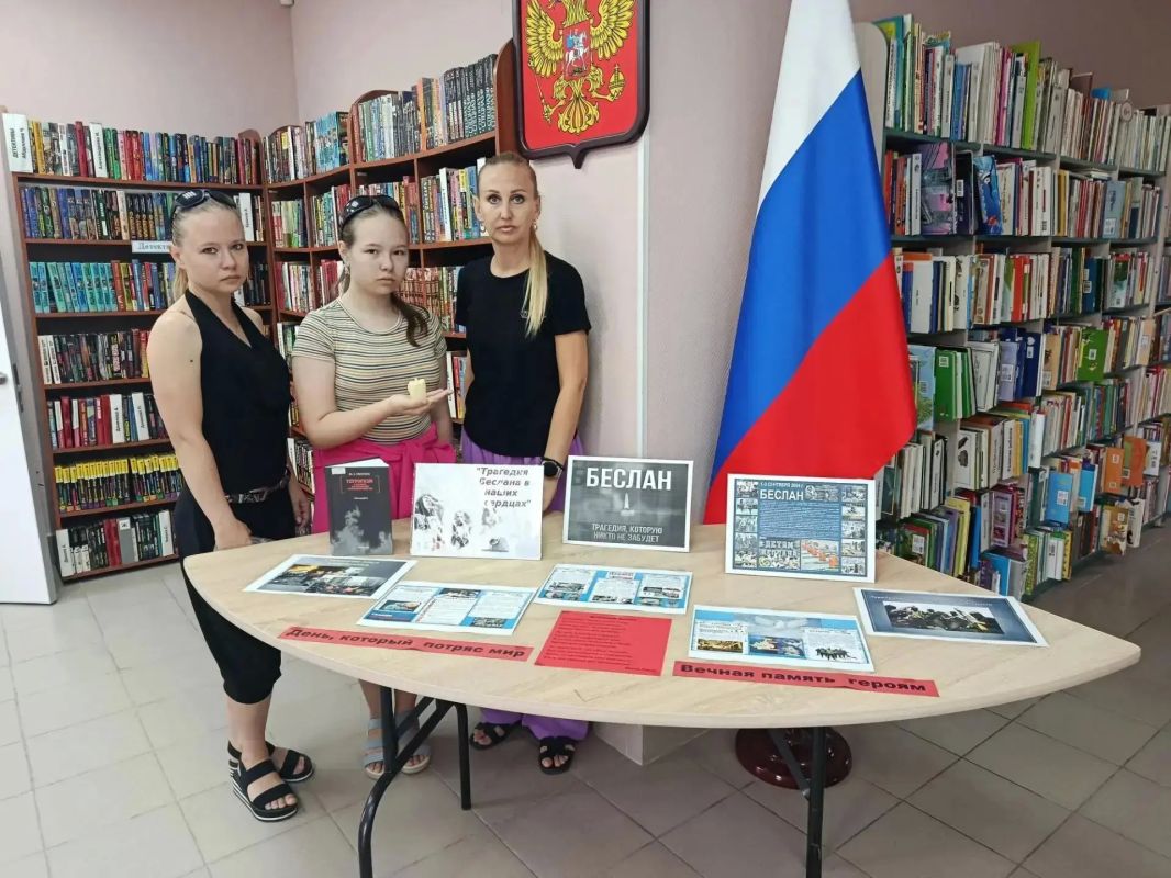 Мариупольцы почтили память жертв трагедии в Беслане Мариупольцы почтили память жертв трагедии в Беслане