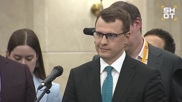 «Если кто-то попытается нас стащить вниз по пищевой цепочке, слопать, сожрать нас, то может схлопотать и по зубам»