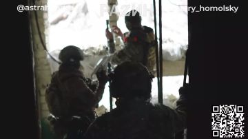Игорь Гомольский: Друзья, совместно с Владимиром Разиным, Дмитрием Астраханем и Народным фронтом мы продолжаем сбор для подразделения специального назначения, бойцы которого работают на Донецком направлении