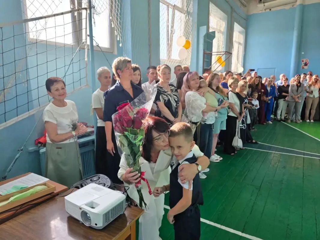 1 сентября — особенный день, с которого начинается путь к новым знаниям и большим открытиям! 1 сентября — особенный день, с которого начинается путь к новым знаниям и большим открытиям!