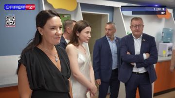 Снова за парты!. В школах Донецка прозвучал первый звонок