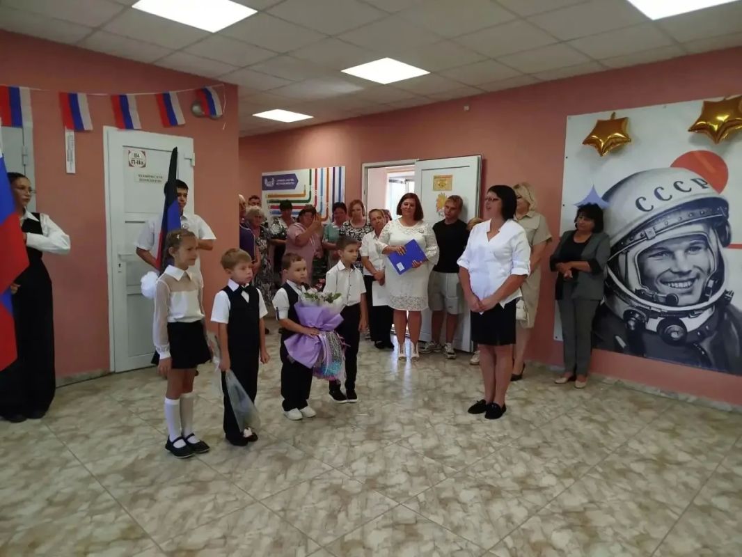С Днем знаний! В школах Мангушского муниципального округа дан старт новому учебному году С Днем знаний! В школах Мангушского муниципального округа дан старт новому учебному году