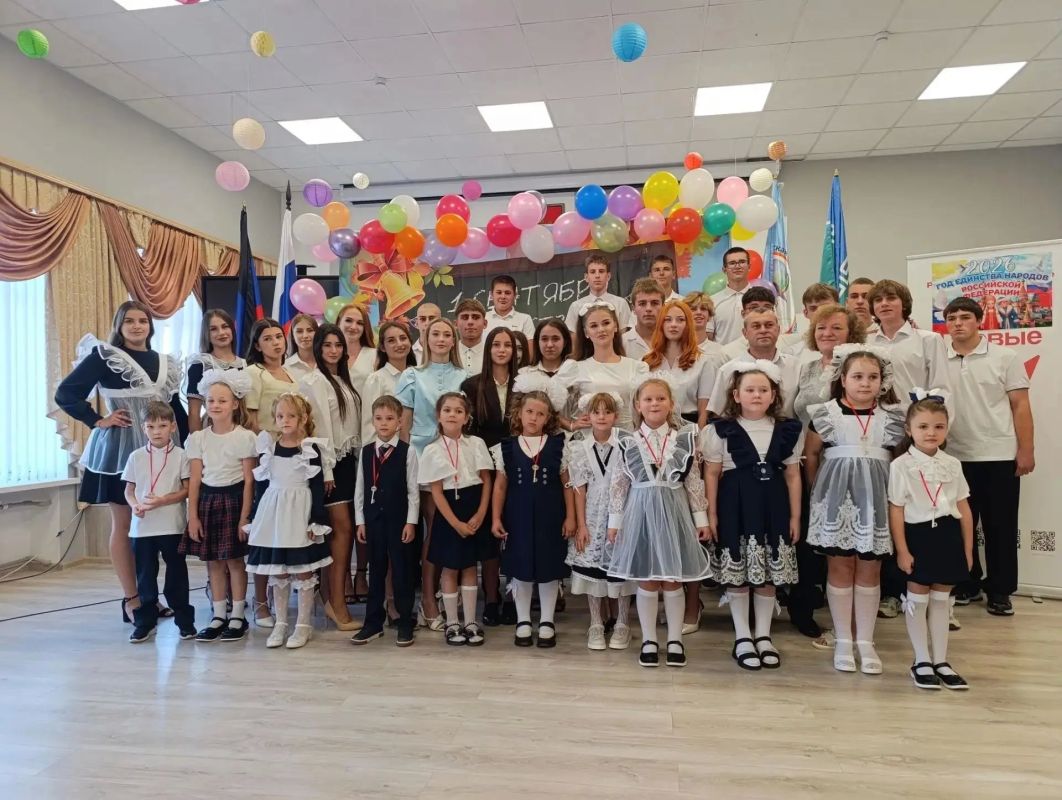Продолжаем путешествие по школам Мангушского округа! Продолжаем путешествие по школам Мангушского округа!