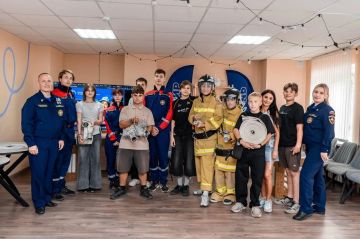 Спасатели Донецкого регионального отделения ВСКС провели мастеркласс для школьников Харцызска