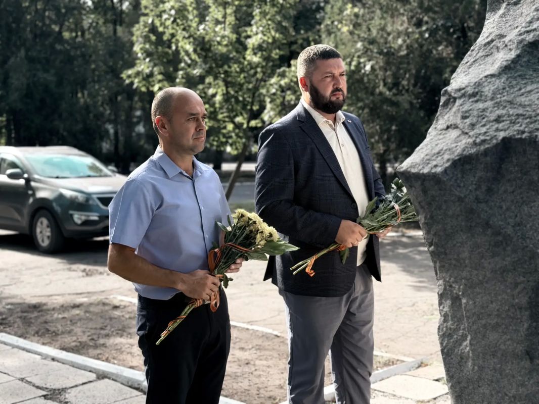 Есть даты, над которыми время не властно, и чем дальше в прошлое уходят годы, тем яснее становится их величие Есть даты, над которыми время не властно, и чем дальше в прошлое уходят годы, тем яснее становится их величие