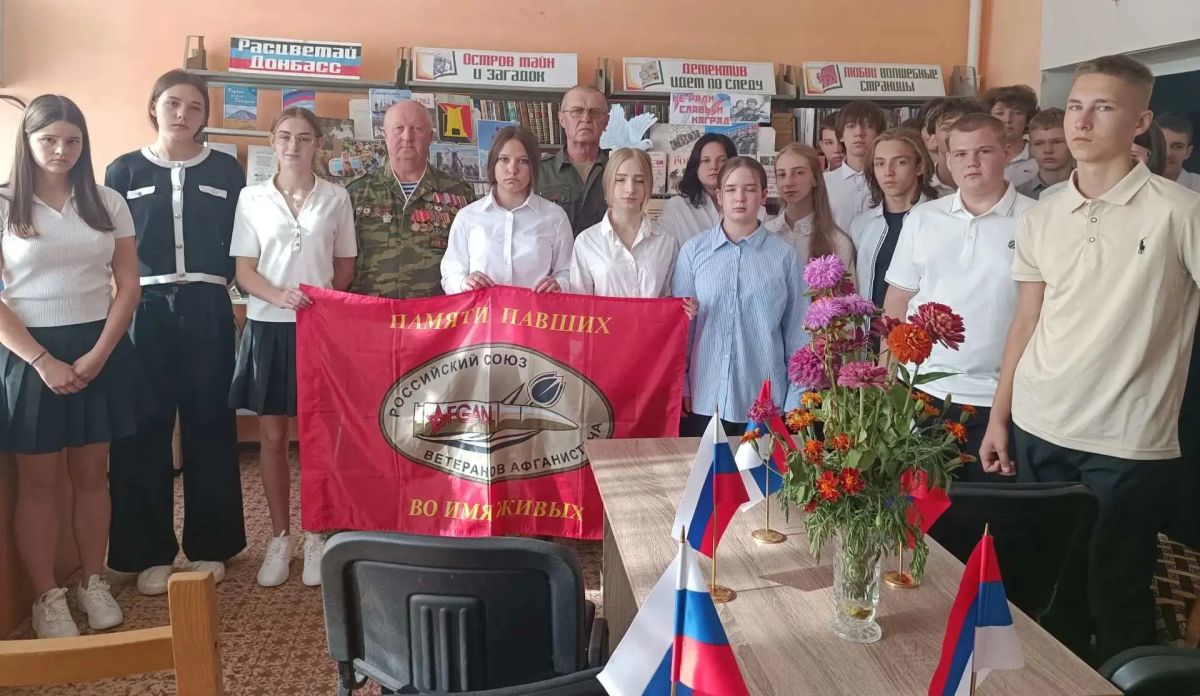 Патриотический час «Достойные потомки великой страны» Патриотический час «Достойные потомки великой страны»