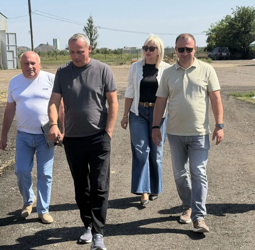 Рабочая встреча с ведущим предприятием республики — ООО «Роща Агро» Рабочая встреча с ведущим предприятием республики — ООО «Роща Агро»