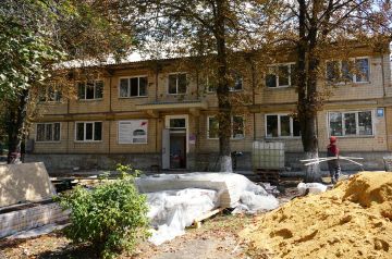 Дать новую жизнь: в Ясиноватой капитально ремонтируют детскую школу искусств