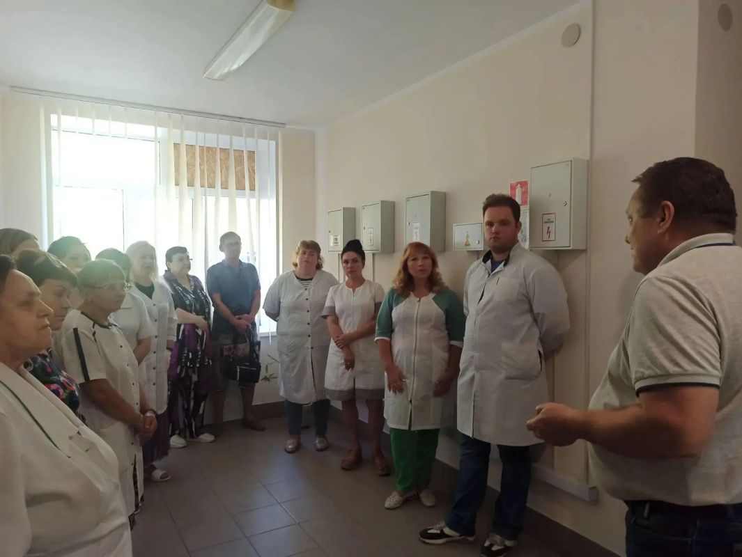 Валентин Левченко: Встреча с жителями и коллективом Амбулатории № 1: обсудили самые острые вопросы Валентин Левченко: Встреча с жителями и коллективом Амбулатории № 1: обсудили самые острые вопросы