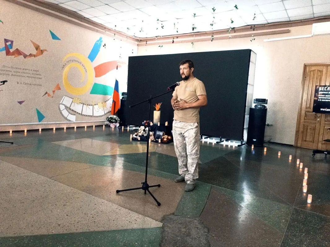 В Старом Крыму прошло мероприятие ко Дню солидарности в борьбе с терроризмом В Старом Крыму прошло мероприятие ко Дню солидарности в борьбе с терроризмом