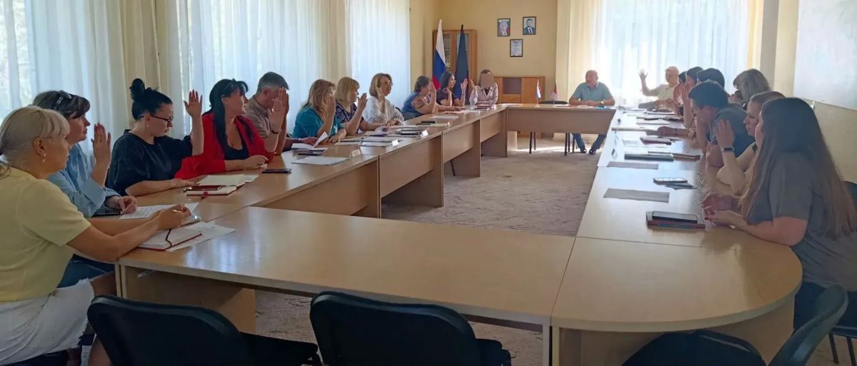 Наталья Бегуненко: В Управе Петровского внутригородского района Администрации г.о. Донецк прошло заседание комиссии по делам несовершеннолетних и защите их прав Наталья Бегуненко: В Управе Петровского внутригородского района Администрации г.о. Донецк прошло заседание комиссии по делам несовершеннолетних и защите их прав