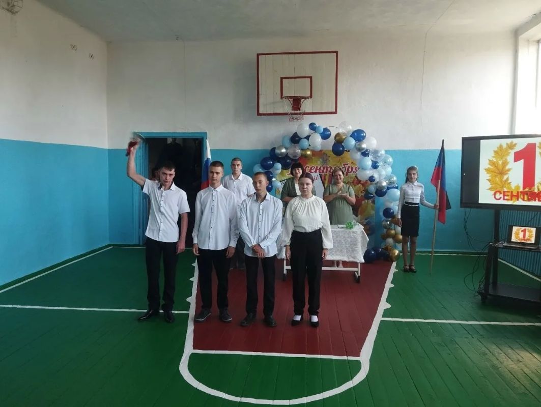 Здравствуй, школа! Новый учебный год стартовал в нашем округе! Здравствуй, школа! Новый учебный год стартовал в нашем округе!