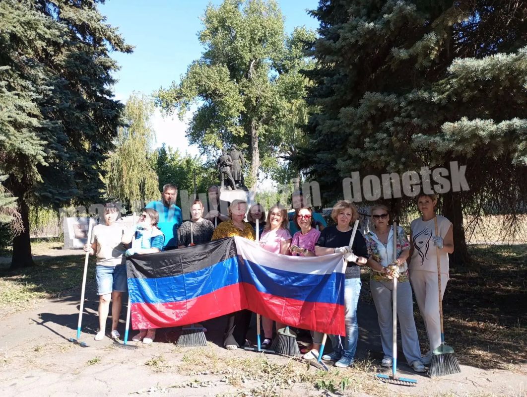 Алексей Кулемзин: В Донецке прошла акция «Чистый четверг»! Алексей Кулемзин: В Донецке прошла акция «Чистый четверг»!